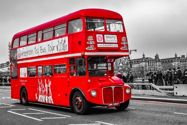Miért pont pirosak a londoni buszok?